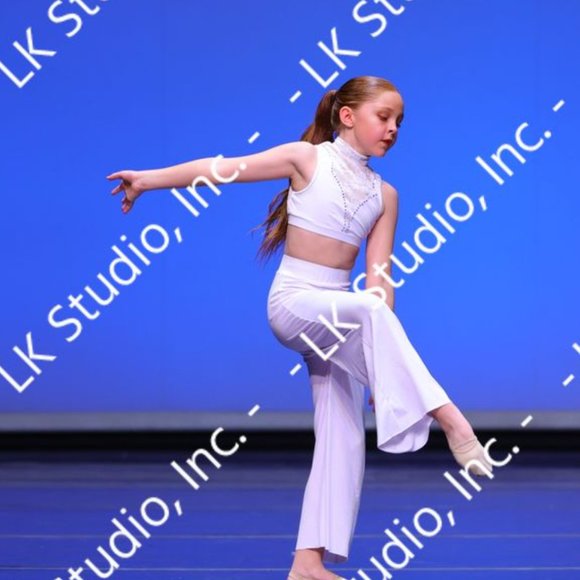 Girl's white dance costume, size MC (medium child) - Picture 12 of 14